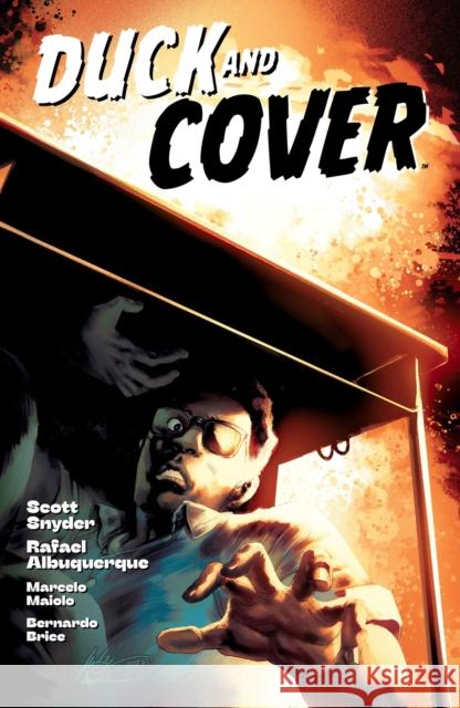 Duck and Cover Scott Snyder Rafael Albuquerque 9781506734972 Dark Horse Books - książka