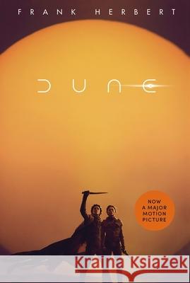Dune: now a major blockbuster film Frank Herbert 9781529347852 Hodder & Stoughton - książka