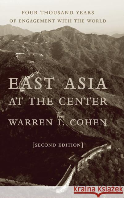 East Asia at the Center  9780231208321 Columbia University Press - książka
