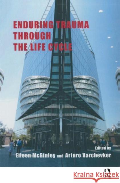 Enduring Trauma Through the Life Cycle  9780367324339 Taylor and Francis - książka