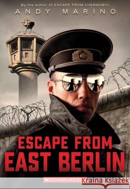 Escape from East Berlin Andy Marino 9780702324017 Scholastic - książka