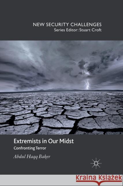 Extremists in Our Midst Baker, Abdul Haqq 9781349333721 Palgrave Macmillan - książka