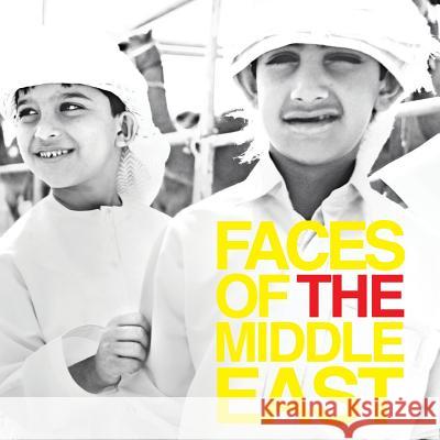 Faces of the Middle East: Photography by Hermoine Macura Hermoine Macura 9781936449682 Hugo House Publishers - książka