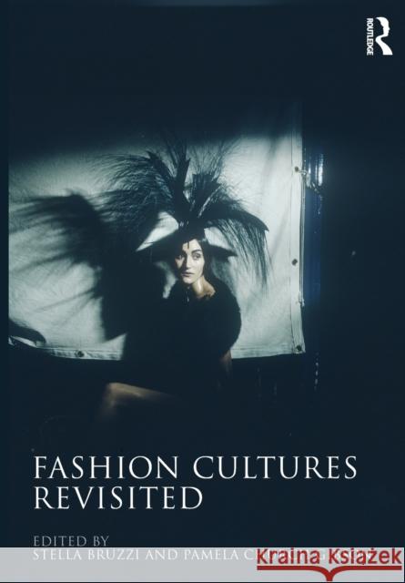 Fashion Cultures Revisited: Theories, Explorations and Analysis Bruzzi, Stella 9780415680066  - książka