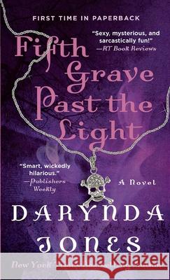 Fifth Grave Past the Light Darynda Jones 9781250820655 St. Martins Press-3PL - książka