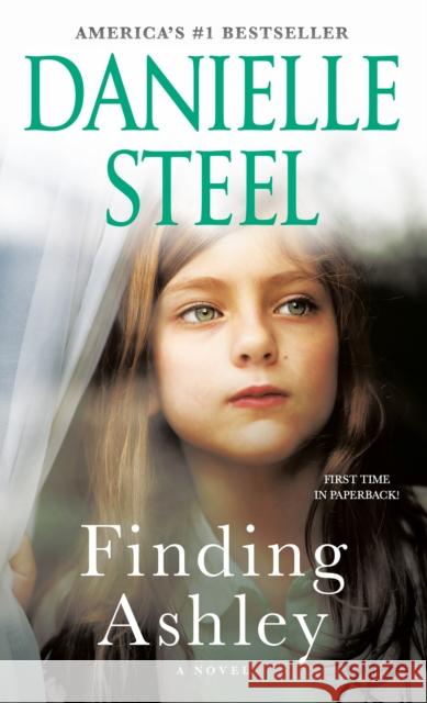 Finding Ashley: A Novel Danielle Steel 9781984821485 Dell - książka
