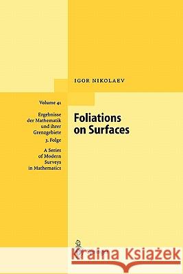 Foliations on Surfaces Igor Nikolaev 9783642086984 Springer - książka