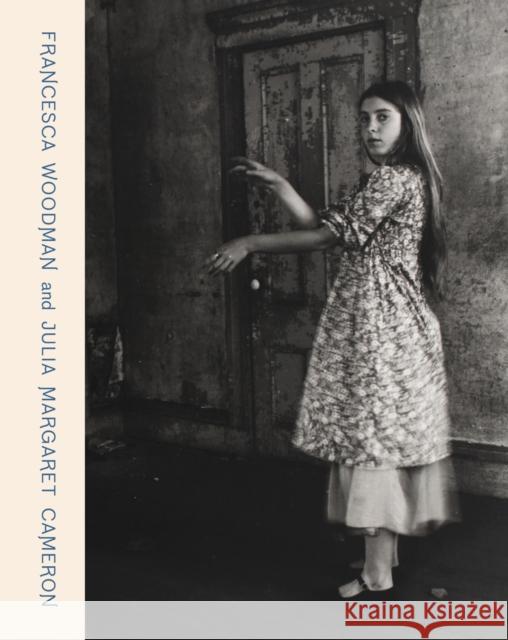 Francesca Woodman and Julia Margaret Cameron: Portraits to Dream In  9781855145535 National Portrait Gallery Publications - książka
