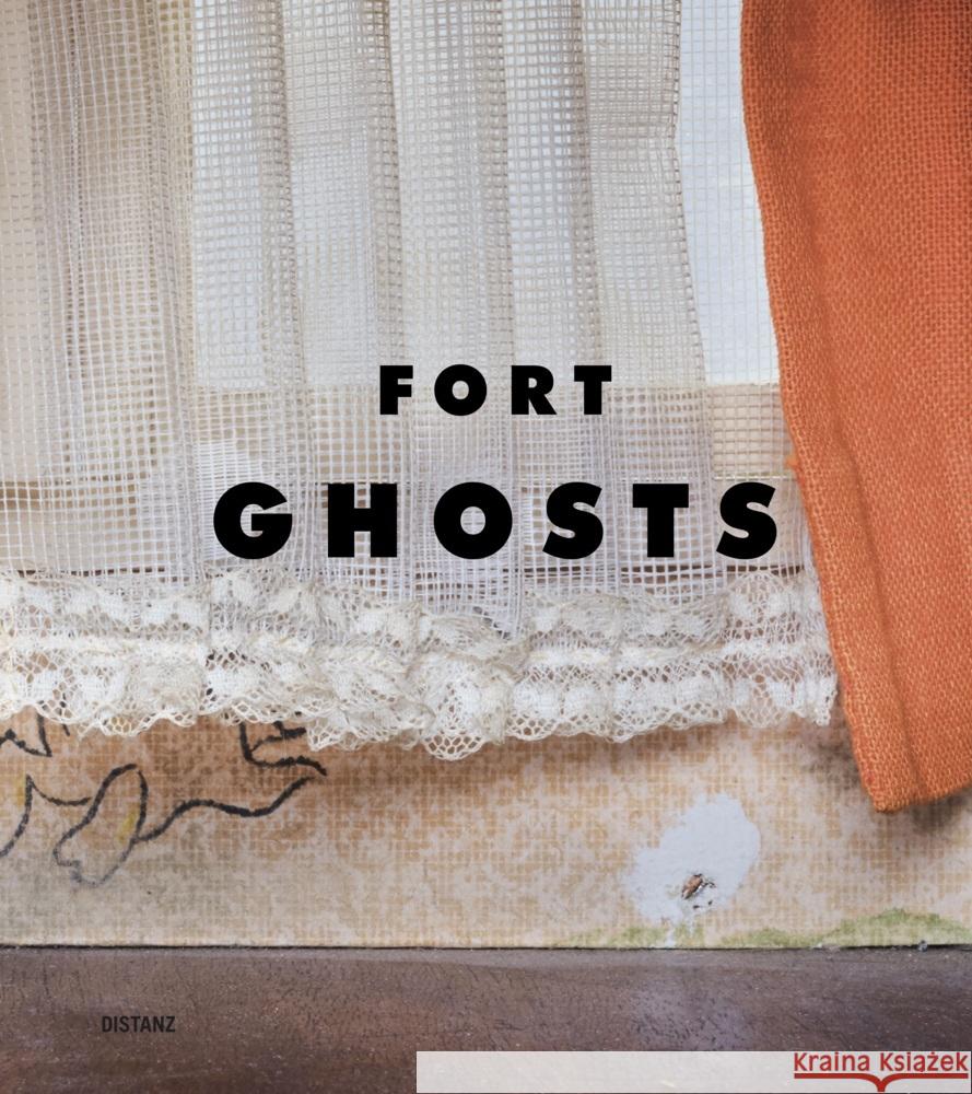 Ghosts Fort 9783954764570 Distanz Verlag - książka