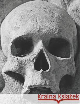 Gothic Skull Sheet Music Paper: For Musicians and Composers Pagan Essentials 9781798560051 Independently Published - książka