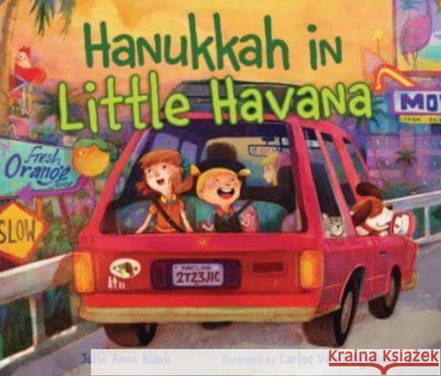 Hanukkah in Little Havana Julie Anna Blank Carlos V 9781728442853 Lerner Publishing Group - książka