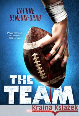 Hard Hits Daphne Benedis-Grab 9781546150411 Scholastic Press - książka