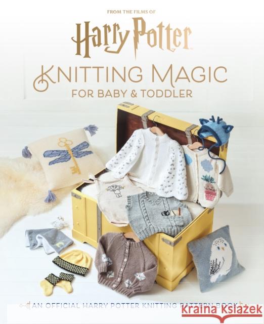 Harry Potter: Knitting Magic for Baby and Toddler Julie Brooke 9780008778019 HarperCollins Publishers - książka