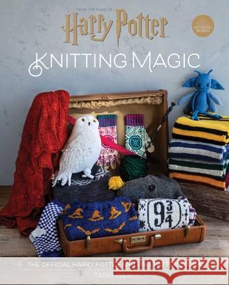 Harry Potter: Knitting Magic: The Official Harry Potter Knitting Pattern Book Gray, Tanis 9781683838265 Insight Editions - książka