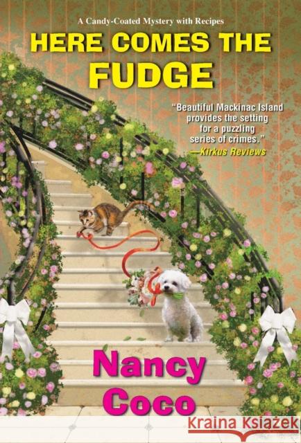 Here Comes the Fudge Nancy Coco 9781496727602 Kensington Publishing Corporation - książka