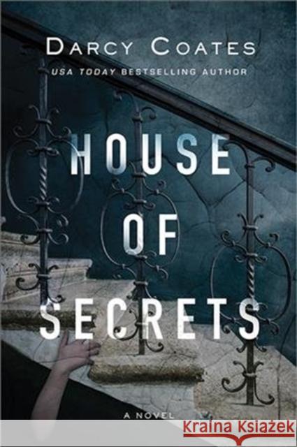 House of Secrets Darcy Coates 9781728221755 Poisoned Pen Press - książka
