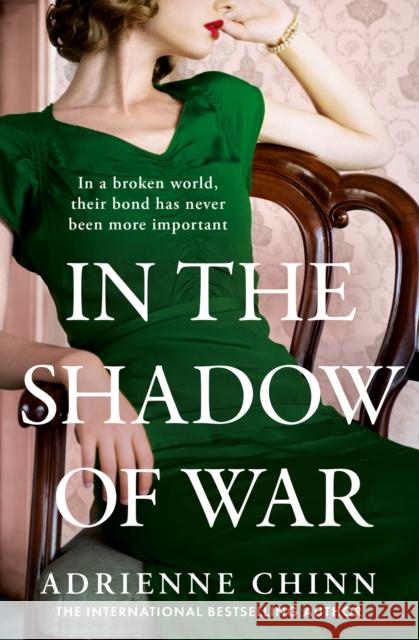 In the Shadow of War Adrienne Chinn 9780008501662 HarperCollins Publishers - książka