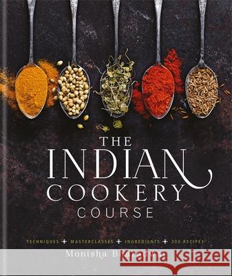 Indian Cookery Course Bharadwaj, Monisha 9780857833280 Octopus Publishing Group - książka