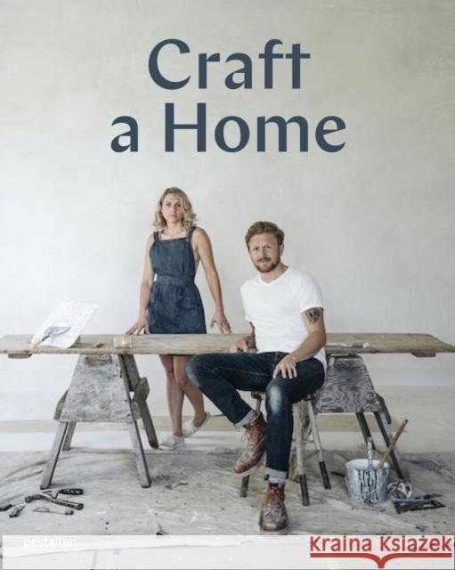 Insiders & Company: Artisans, Manufacturers and Masters of Interior Design Gestalten 9783899559361 Gestalten - książka