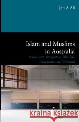 Islam and Muslims in Australia Jan A Ali 9780522877076 Melbourne University Press - książka
