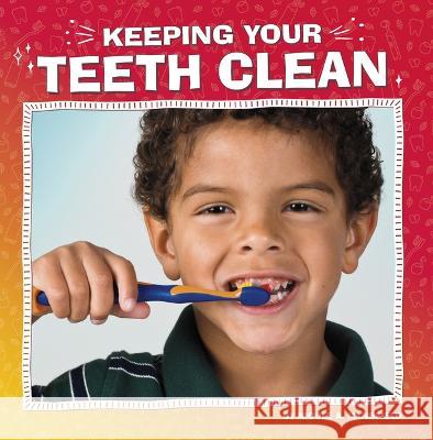Keeping Your Teeth Clean Nicole A. Mansfield 9780756571122 Pebble Books - książka