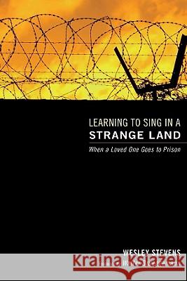 Learning to Sing in a Strange Land Wesley Stevens Walter Brueggemann 9781597525350 Resource Publications (OR) - książka