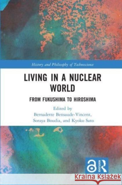 Living in a Nuclear World  9781032130668 Taylor & Francis Ltd - książka