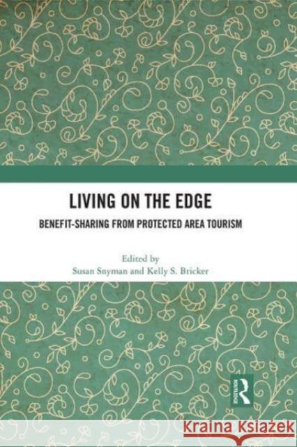 Living on the Edge  9780367702922 Taylor & Francis Ltd - książka