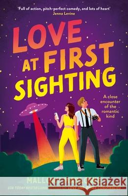 Love at First Sighting: A hilarious and charming paranormal romance from the USA TODAY bestselling author Mallory Marlowe 9781035925889 Bloomsbury Publishing PLC - książka
