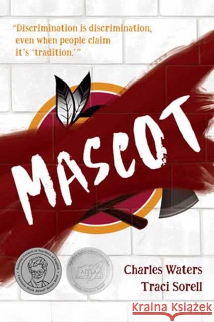 Mascot Traci Sorell 9781623546359 Charlesbridge Publishing - książka