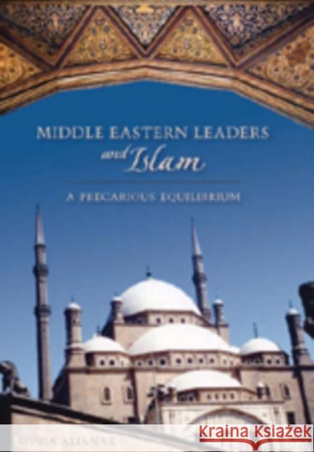 Middle Eastern Leaders and Islam: A Precarious Equilibrium Fry, Michael Graham 9780820469249 Peter Lang Publishing Inc - książka