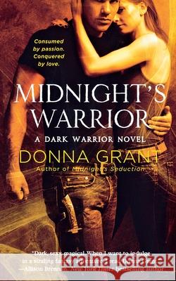 Midnight's Warrior Donna Grant 9781250788757 St. Martins Press-3PL - książka