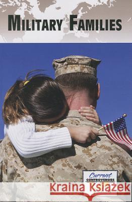 Military Families Gale 9780737768794 Greenhaven Press - książka