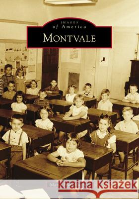 Montvale Maria Pratt Hopper 9781467104296 Arcadia Publishing (SC) - książka