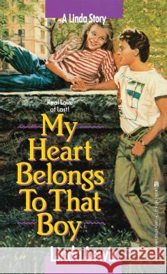 My Heart Belongs to That Boy Michael Ed. Renaud M. Renaud M. Lewis Linda Lewis 9781416975366 Simon Pulse - książka