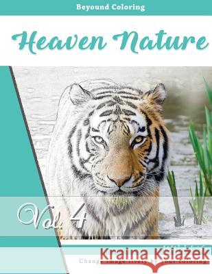 Mystery Wild Animals: Grayscale Photo Adult Coloring Book of Animals, Relaxation Stress Relief Coloring Book: Series of coloring book for ad Leaves, Banana 9781540328410 Createspace Independent Publishing Platform - książka