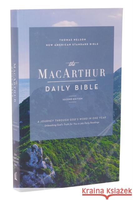 NASB, MacArthur Daily Bible, 2nd Edition, Paperback, Comfort Print  9780785257646 Thomas Nelson Publishers - książka