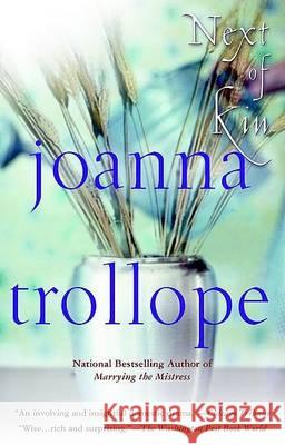 Next of Kin Joanna Trollope 9780425184745 Berkley / Nal - książka