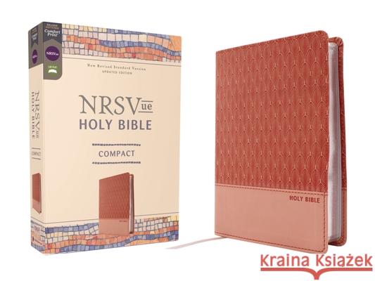 NRSVue, Holy Bible, Compact, Leathersoft, Peach, Comfort Print Zondervan 9780310466031 Zondervan - książka