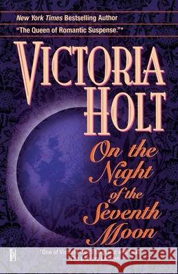 On the Night of the Seventh Mo Holt, Victoria 9780345470386 Fawcett Books - książka