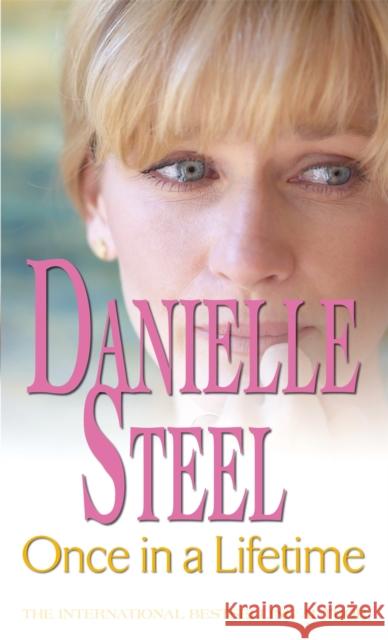 Once In A Lifetime: An epic, unputdownable read from the worldwide bestseller Danielle Steel 9780751542387 Little, Brown Book Group - książka