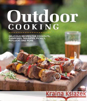 Outdoor Cooking: Delicious Recipes for Cookouts, Campfires, Tailgates, Picnics, Potlucks and More Publications International Ltd 9781639388639 Publications International, Ltd. - książka