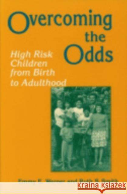 Overcoming the Odds Werner, Emmy E. 9780801480188 Cornell University Press - książka