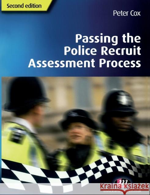 Passing the Police Recruit Assessment Process Peter Cox 9781844453580  - książka