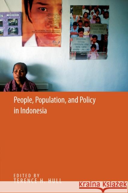 People, Population, and Policy In Indonesia Terence H. Hull 9789793780023 Equinox Publishing - książka