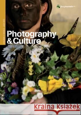 Photography and Culture: Volume 5, Issue 3 Kathy Kubicki, Thy Phu, Val Williams 9780857852731 Bloomsbury Publishing PLC - książka