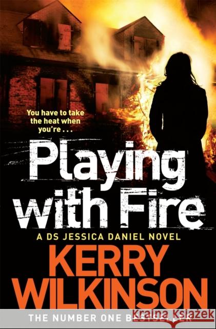 Playing with Fire Kerry Wilkinson 9781447223412 PAN MACMILLAN - książka