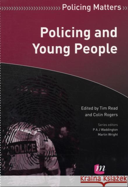 Policing and Young People Colin Rogers 9780857254771  - książka