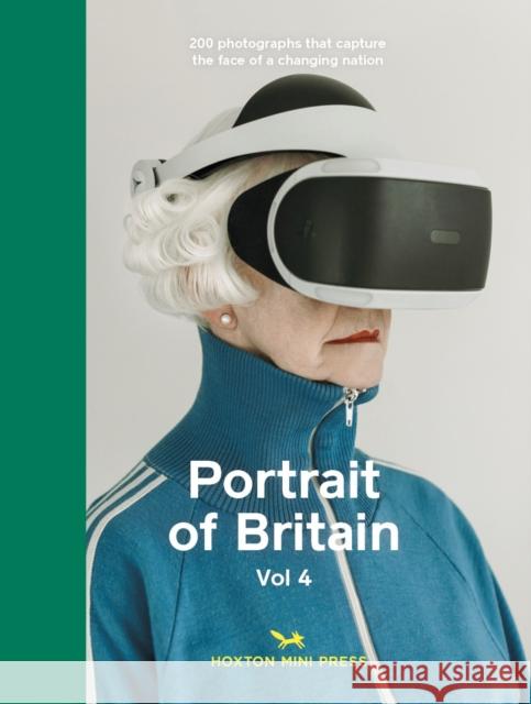 Portrait of Britain Volume 4 British Journal of Photography 9781914314131 Hoxton Mini Press - książka