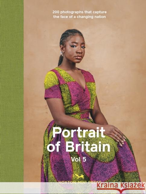 Portrait of Britain Volume 5: 200 photographs that capture the face of a changing nation Hoxton Mini Press 9781914314339 Hoxton Mini Press - książka